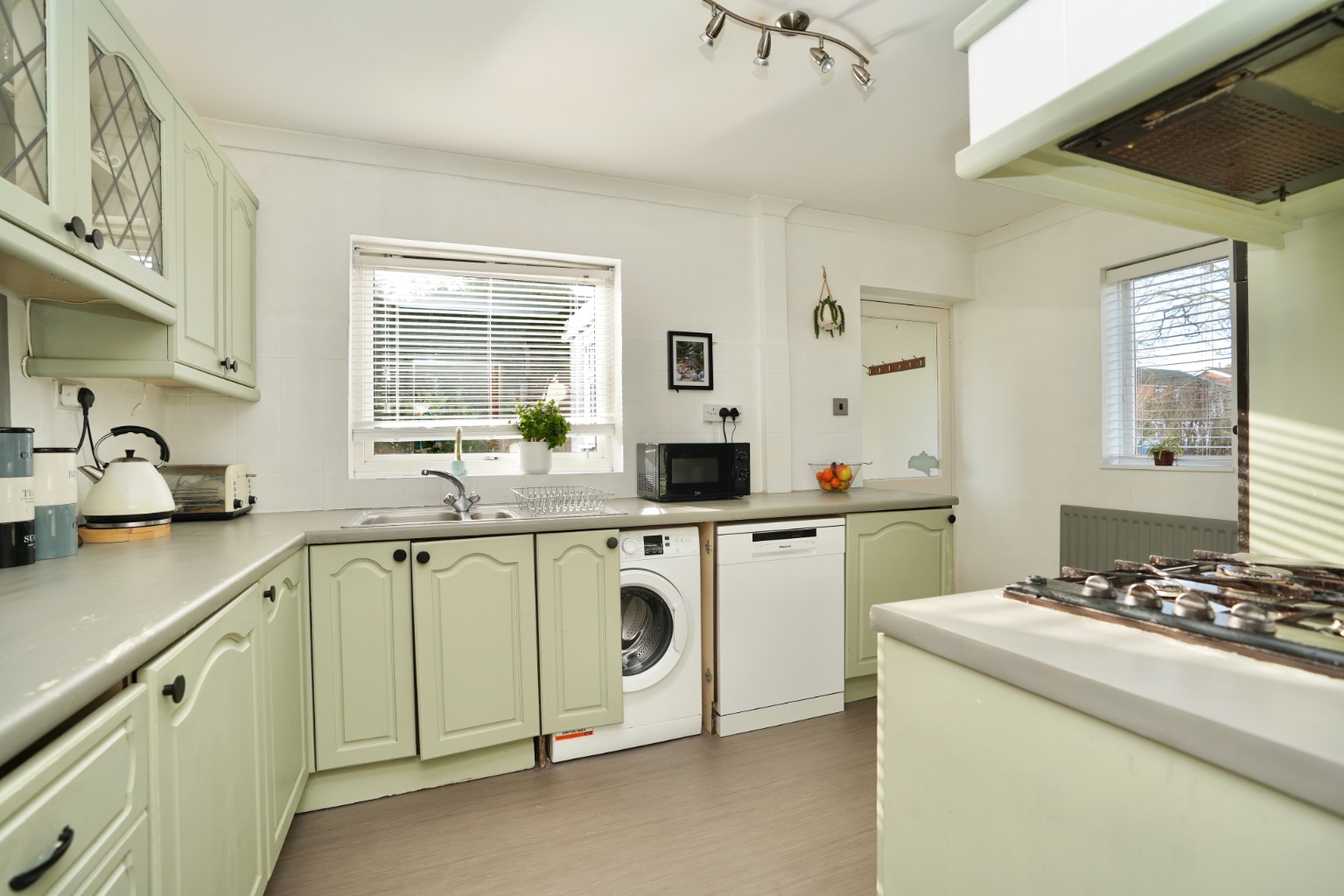 4 bed end of terrace house for sale in Shakespeare Road, St. Ives 5