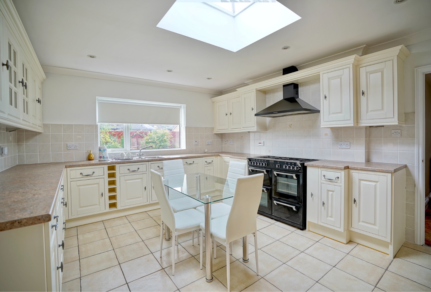 4 bed bungalow for sale in Ramsey Road, St. Ives  - Property Image 3