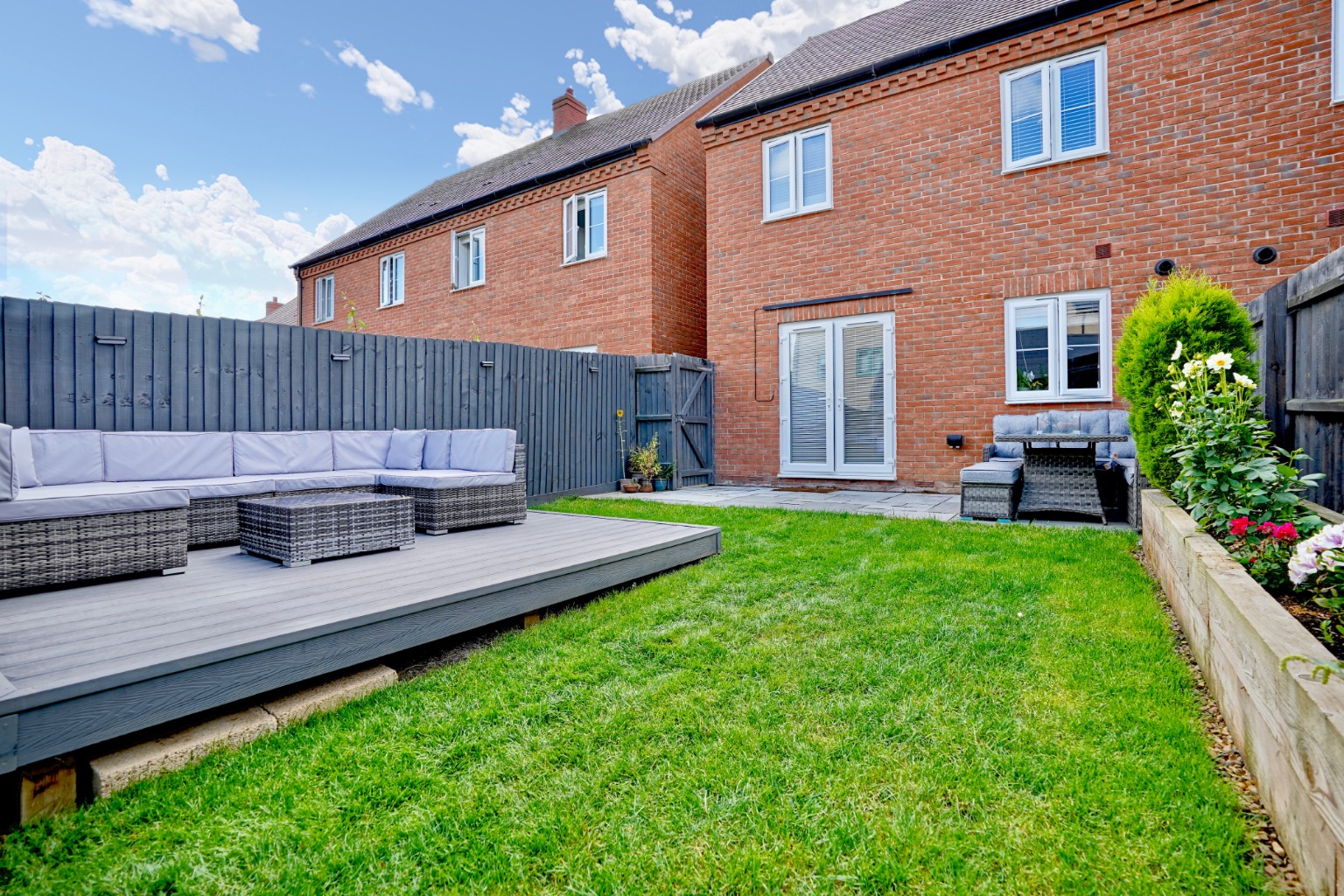 3 bed semi-detached house for sale in Griffin Road, Huntingdon 9