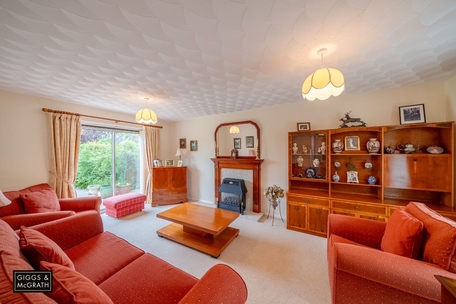 4 bed detached house for sale in Hayling Close, Huntingdon  - Property Image 3