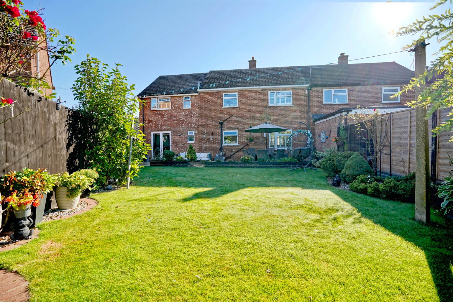 4 bed semi-detached house for sale in Coldhams South, Huntingdon - Property Image 1