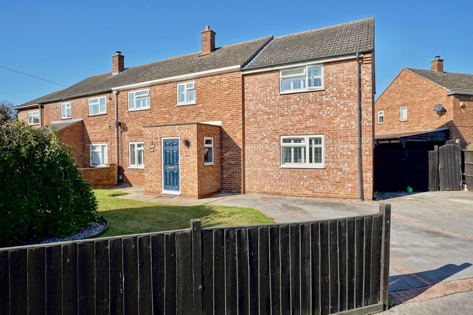 4 bed semi-detached house for sale in Coldhams South, Huntingdon  - Property Image 4