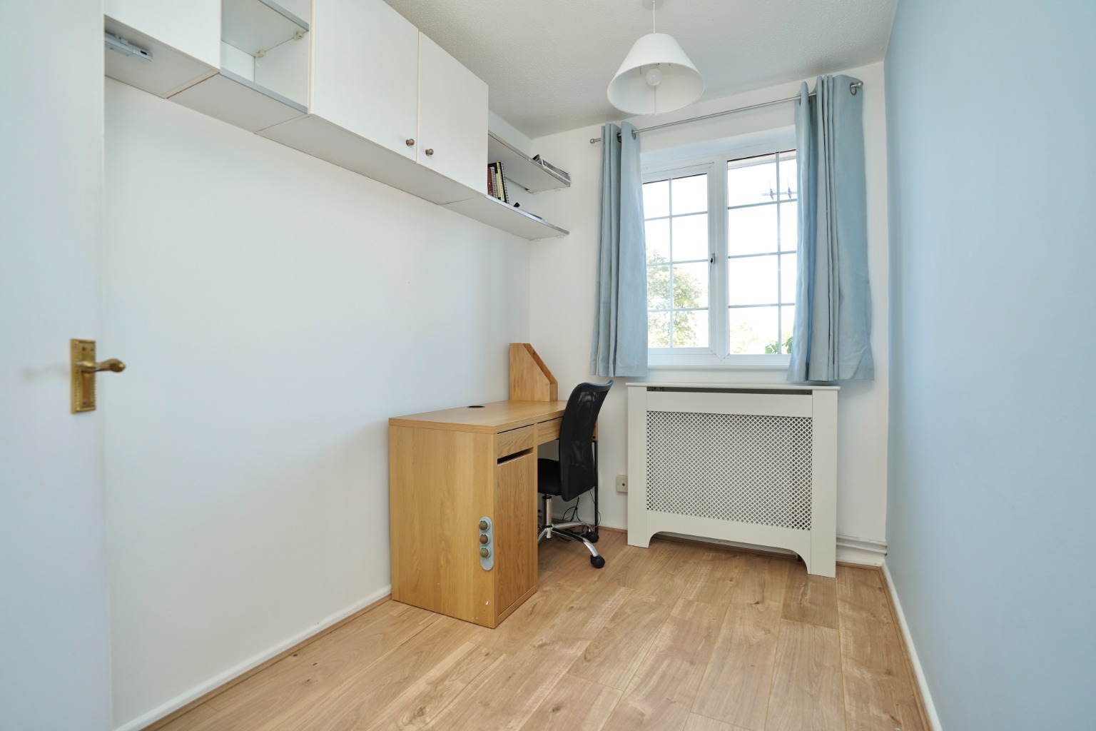 3 bed terraced house for sale in Forsythia Road, St. Ives  - Property Image 9