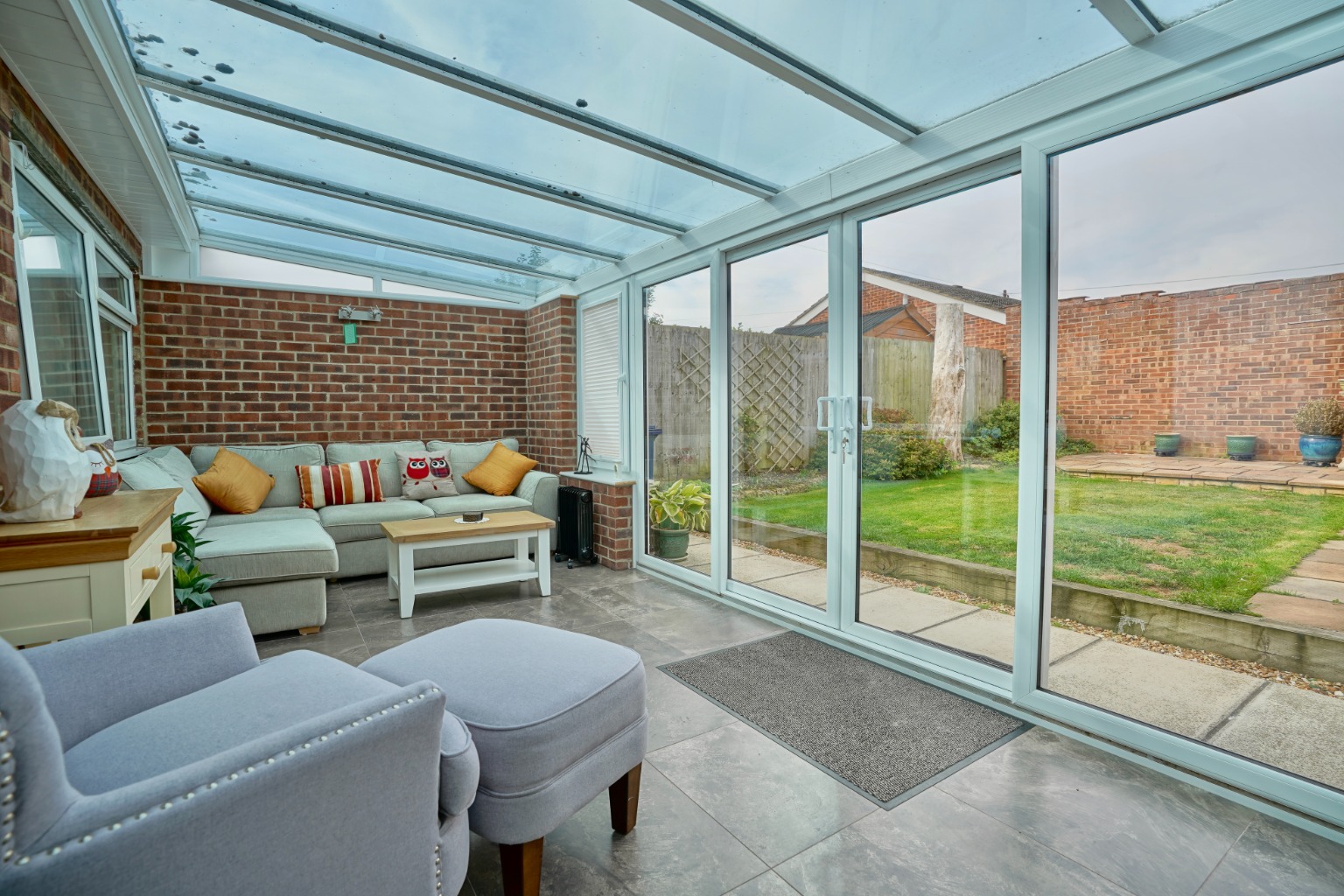 2 bed semi-detached bungalow for sale in Headlands, Huntingdon  - Property Image 3