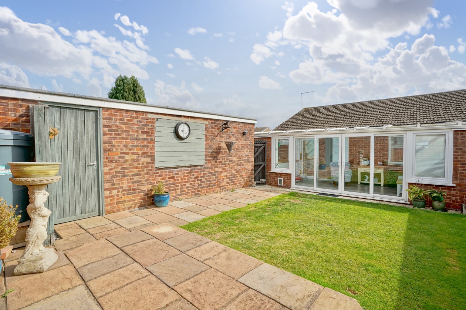 2 bed semi-detached bungalow for sale in Headlands, Huntingdon  - Property Image 10