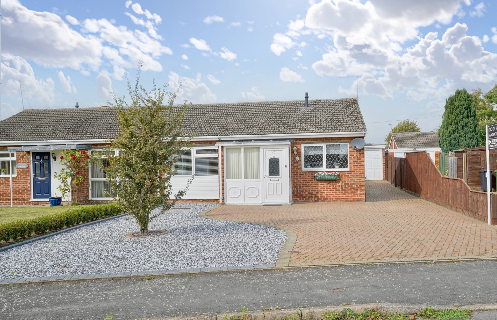 2 bed semi-detached bungalow for sale in Headlands, Huntingdon  - Property Image 1
