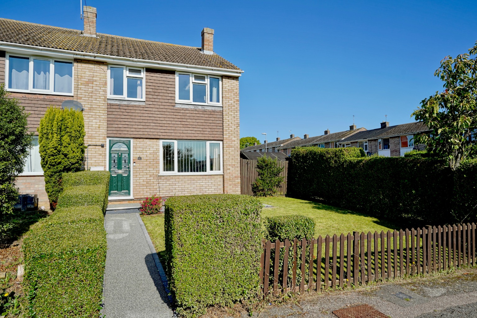 3 bed end of terrace house for sale in Prospero Way, Huntingdon 12