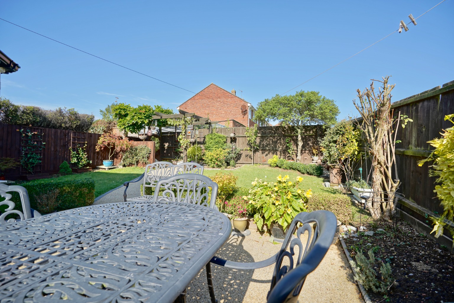 3 bed end of terrace house for sale in Prospero Way, Huntingdon 10