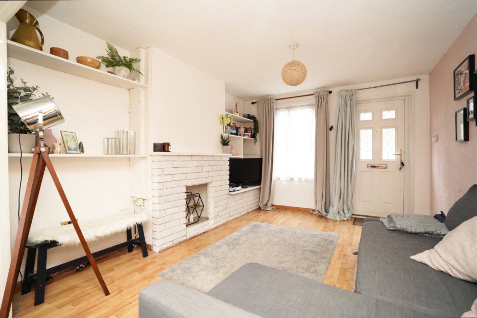 2 bed terraced house for sale in Somersham, Cambridgeshire  - Property Image 3