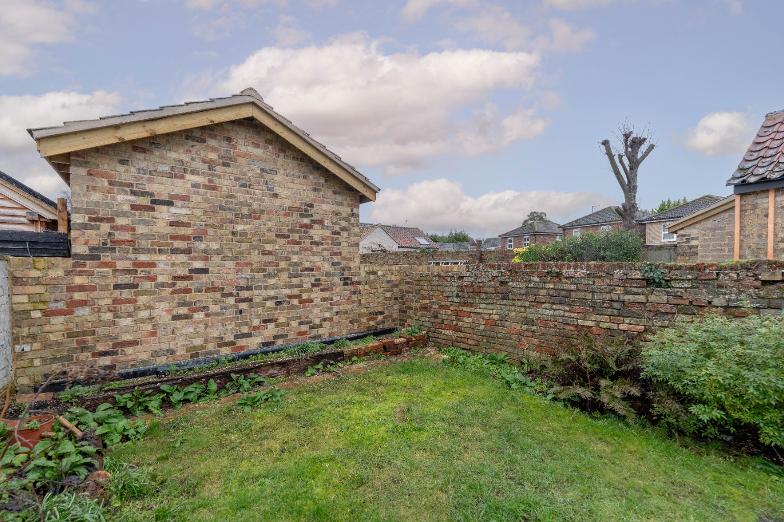 2 bed terraced house for sale in Somersham, Cambridgeshire  - Property Image 12