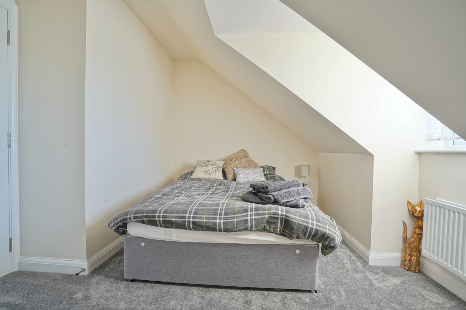 3 bed semi-detached house for sale in Gumcester Way, Huntingdon 9