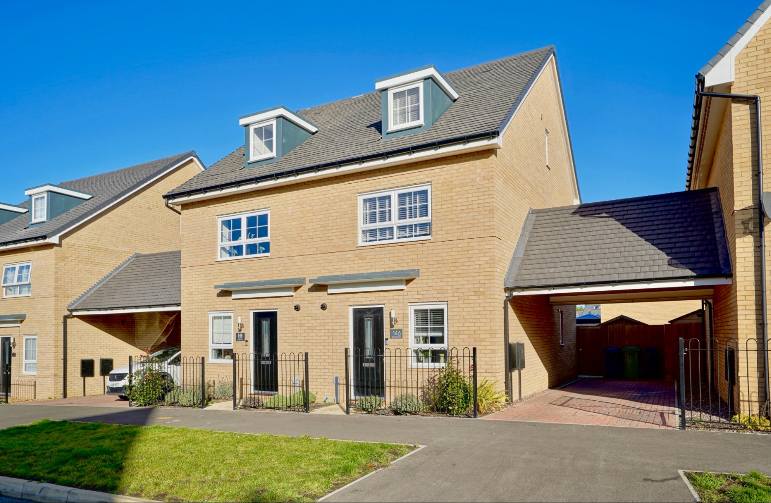 3 bed semi-detached house for sale in Gumcester Way, Huntingdon  - Property Image 1