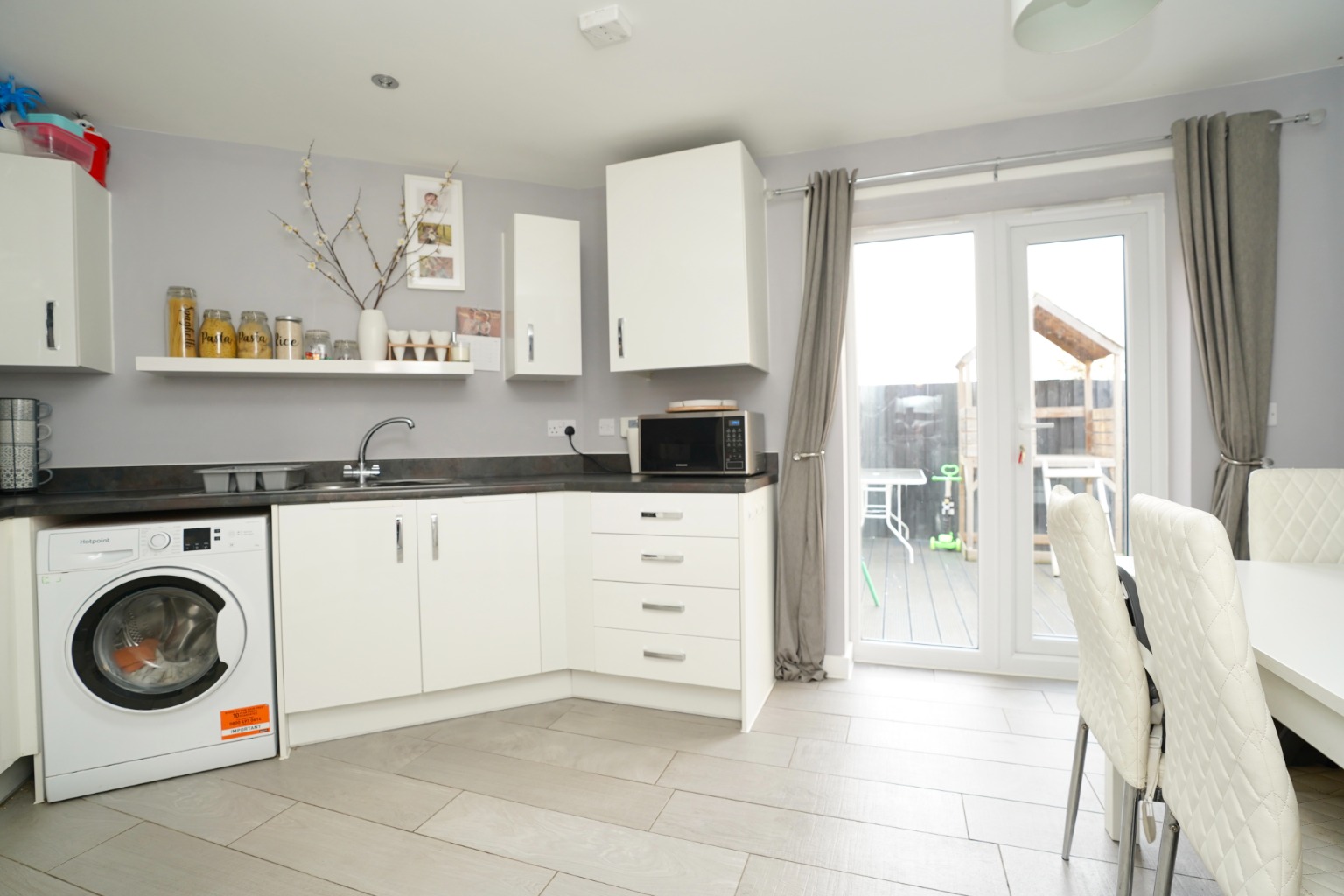 3 bed end of terrace house for sale in Gardener Crescent, Huntingdon  - Property Image 6