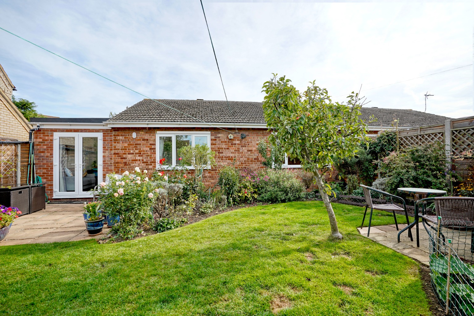 2 bed bungalow for sale in Headlands, Huntingdon 13