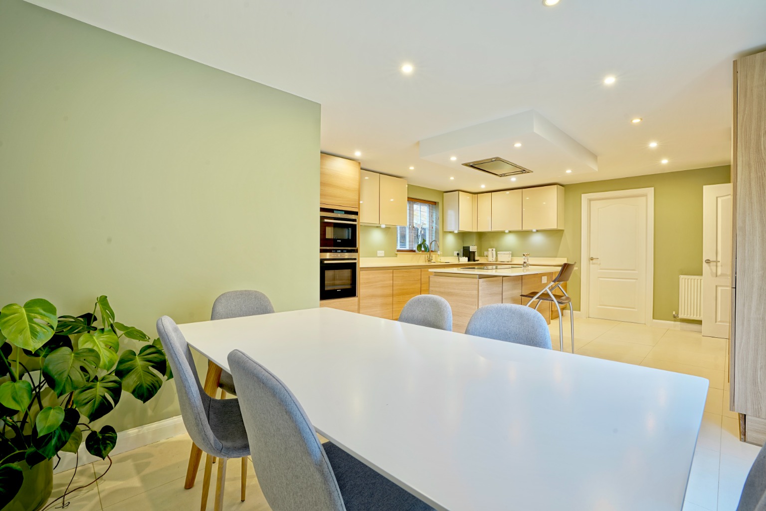 4 bed detached house for sale in Headlands, Huntingdon  - Property Image 7