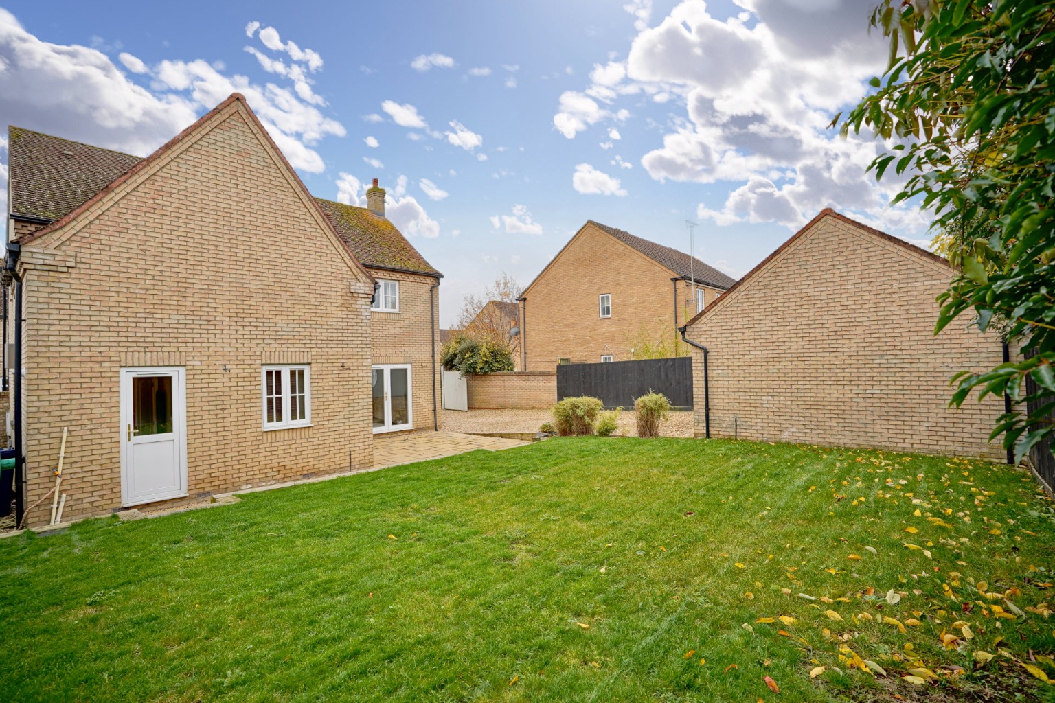 4 bed detached house for sale in Headlands, Huntingdon  - Property Image 19