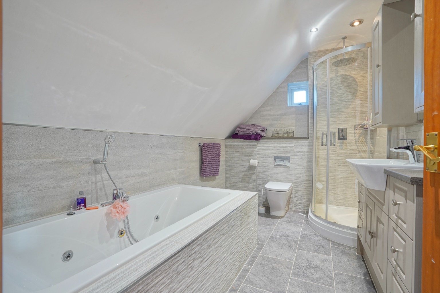 4 bed detached house for sale in Thrapston Road, Huntingdon 10