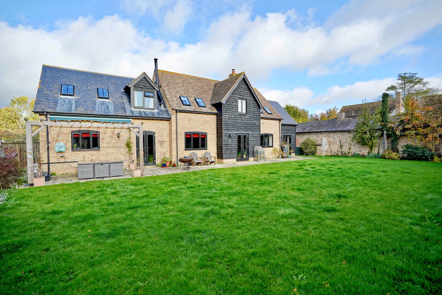 4 bed detached house for sale in Thrapston Road, Huntingdon - Property Image 1