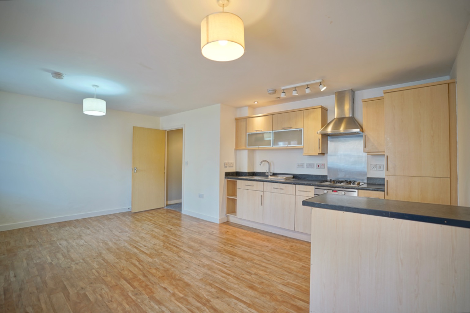 2 bed ground floor flat for sale in North Lodge Drive, Cambridge 2