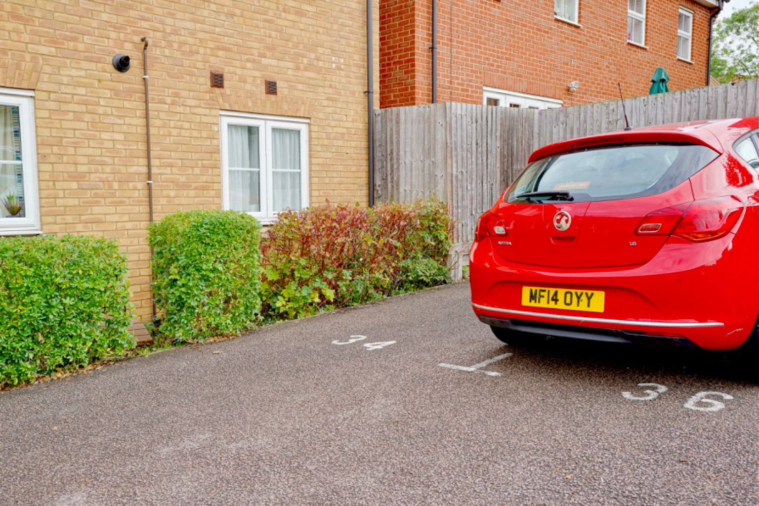 2 bed ground floor flat for sale in North Lodge Drive, Cambridge  - Property Image 11