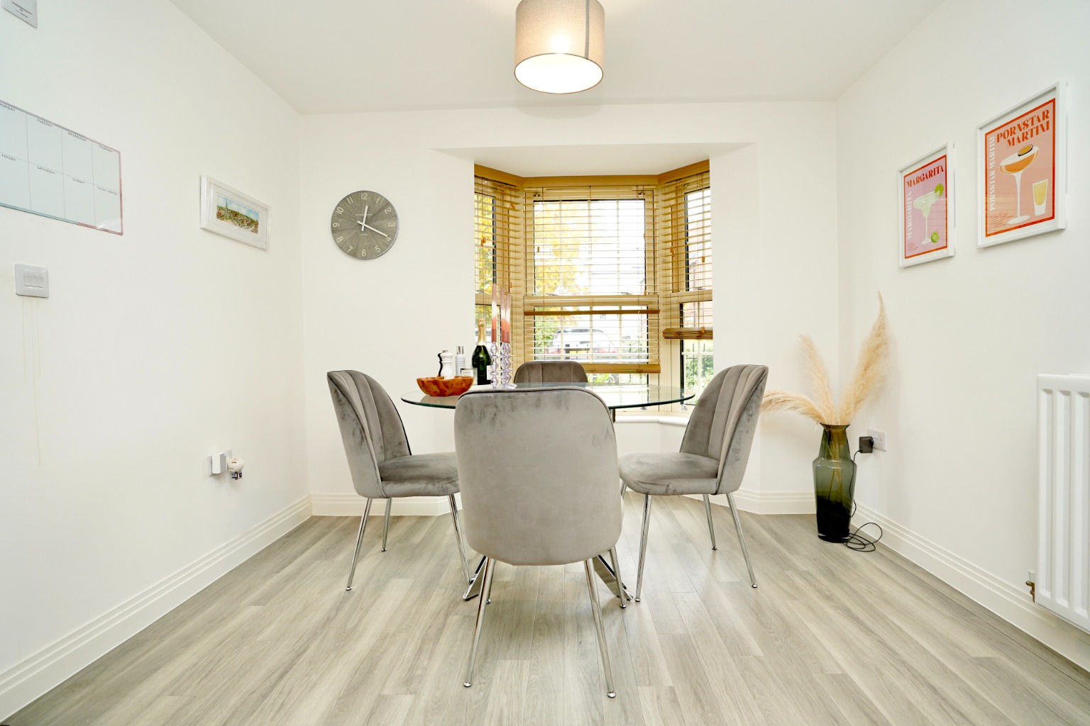 3 bed terraced house for sale in Central Avenue, Cambridgeshire 2