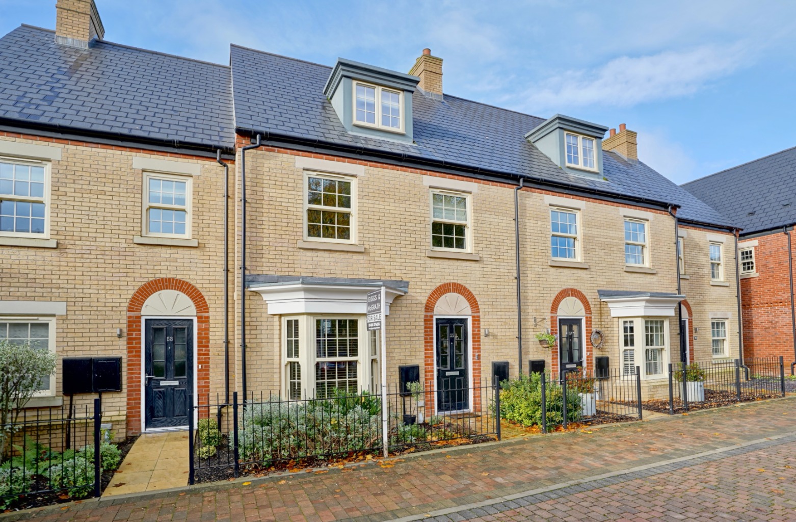 3 bed terraced house for sale in Central Avenue, Cambridgeshire - Property Image 1