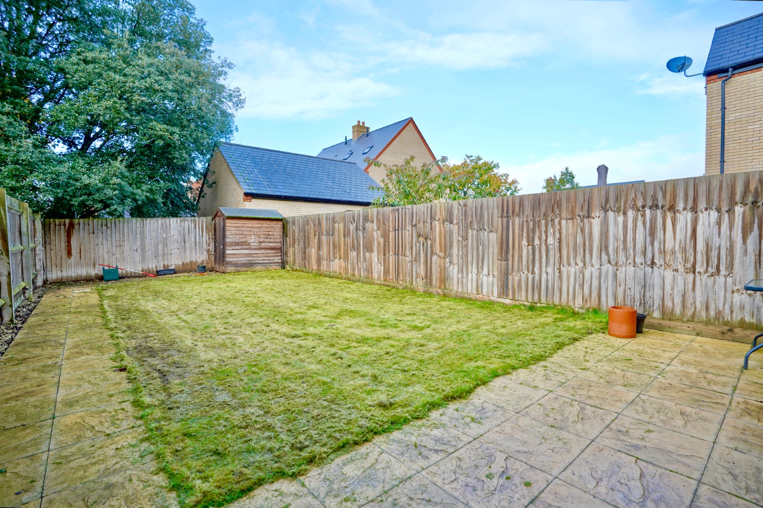 3 bed terraced house for sale in Central Avenue, Cambridgeshire 15