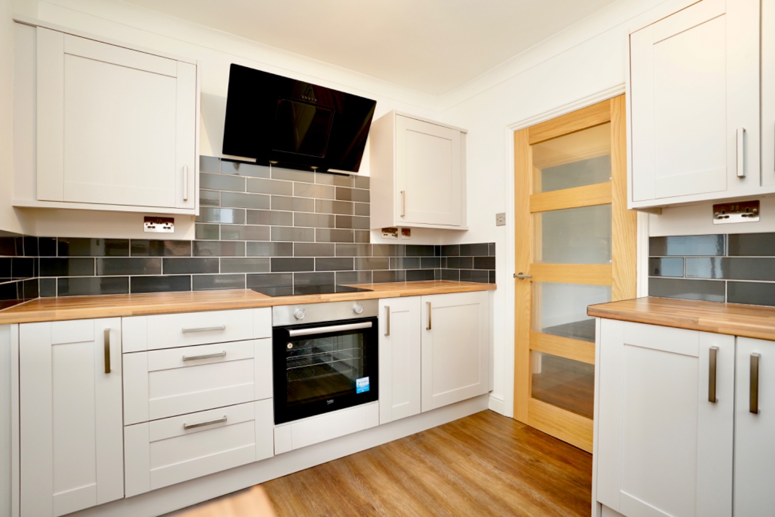 2 bed semi-detached bungalow for sale in Headlands, Huntingdon  - Property Image 2