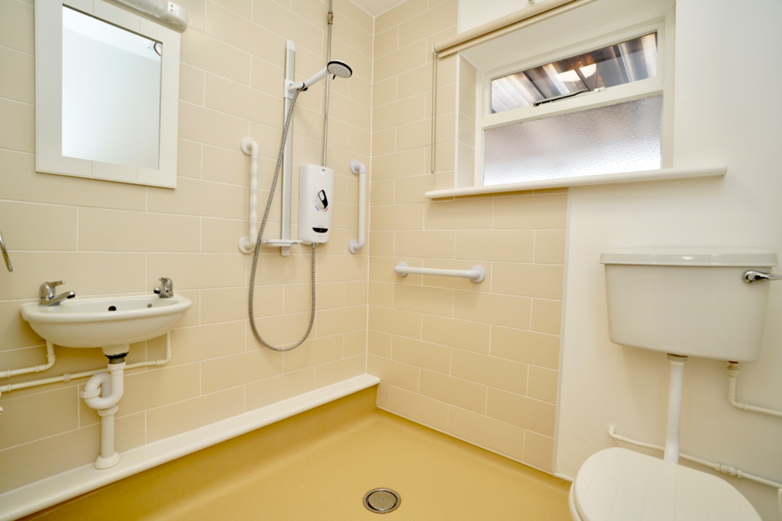 2 bed semi-detached bungalow for sale in Headlands, Huntingdon  - Property Image 9