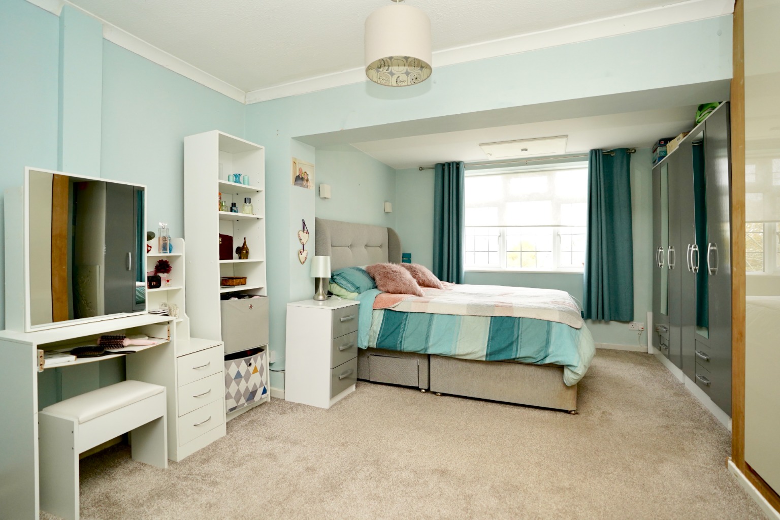 4 bed semi-detached house for sale in Churchill Avenue, Huntingdon  - Property Image 4