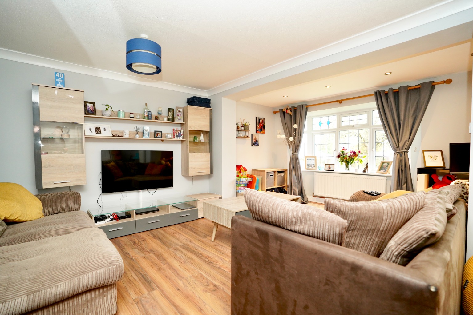 4 bed semi-detached house for sale in Churchill Avenue, Huntingdon  - Property Image 2