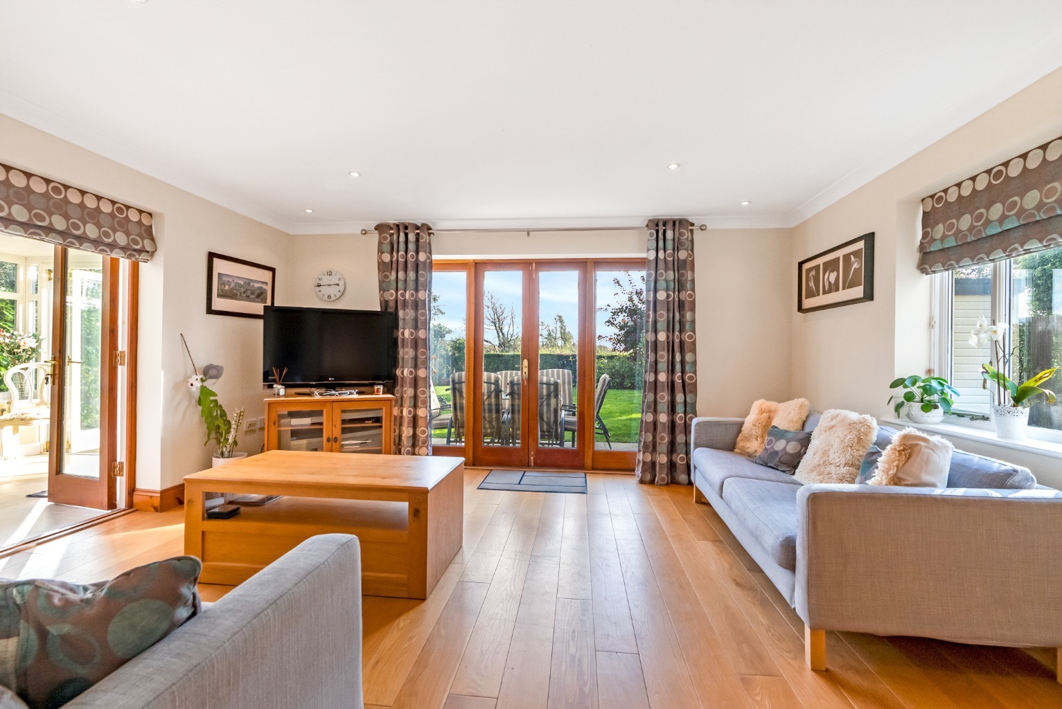 5 bed detached house for sale in Church End, Huntingdon  - Property Image 3