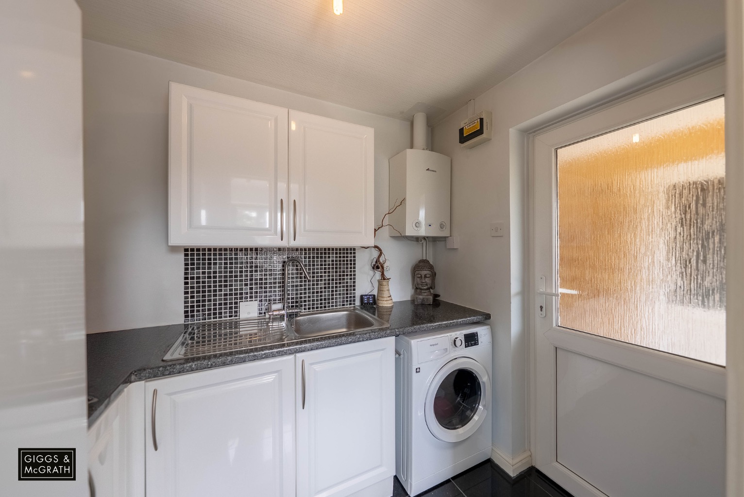 3 bed link detached house for sale in Hillfield, Huntingdon  - Property Image 6