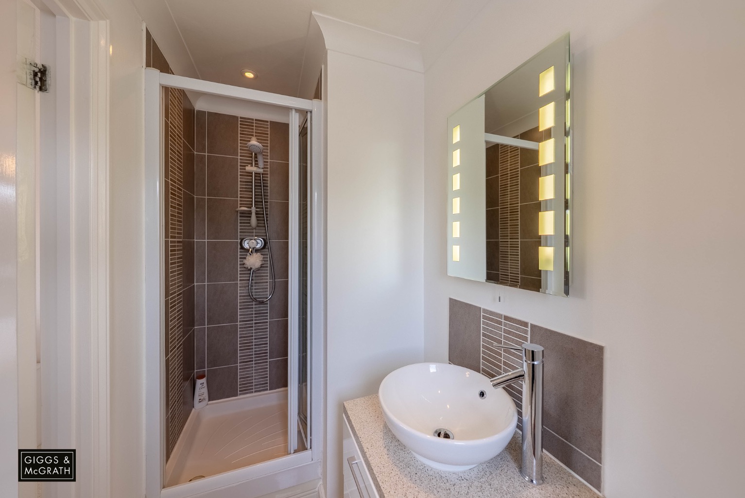 3 bed link detached house for sale in Hillfield, Huntingdon  - Property Image 10