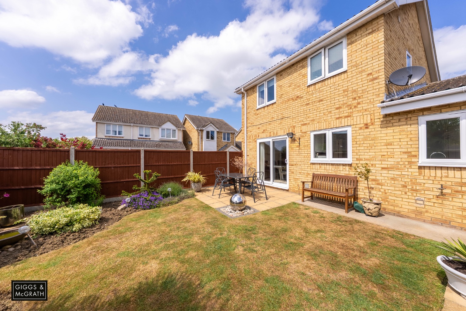 3 bed link detached house for sale in Hillfield, Huntingdon 14