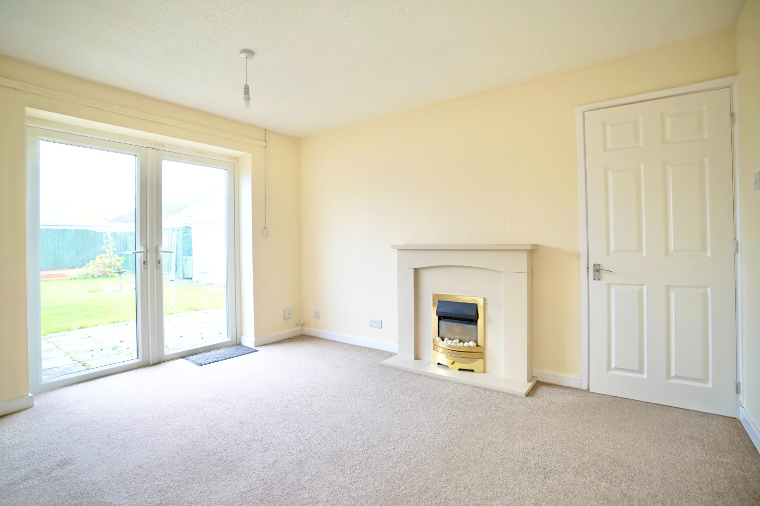 2 bed semi-detached bungalow for sale in Ashton Close, St. Ives  - Property Image 2