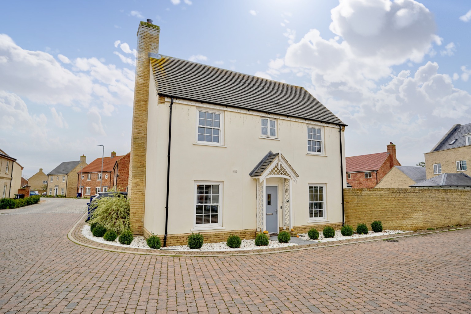 4 bed link detached house for sale in Horsfall Road, Cambridgeshire  - Property Image 1