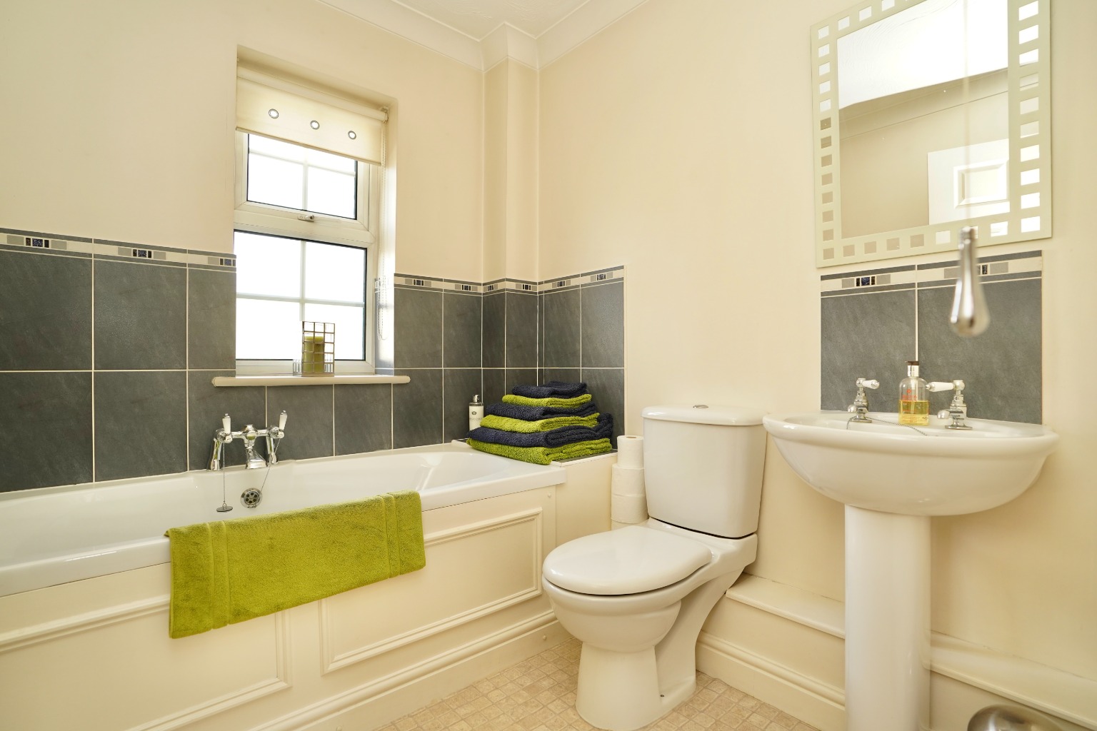 4 bed semi-detached house for sale in Burrows Drive, Huntingdon  - Property Image 13