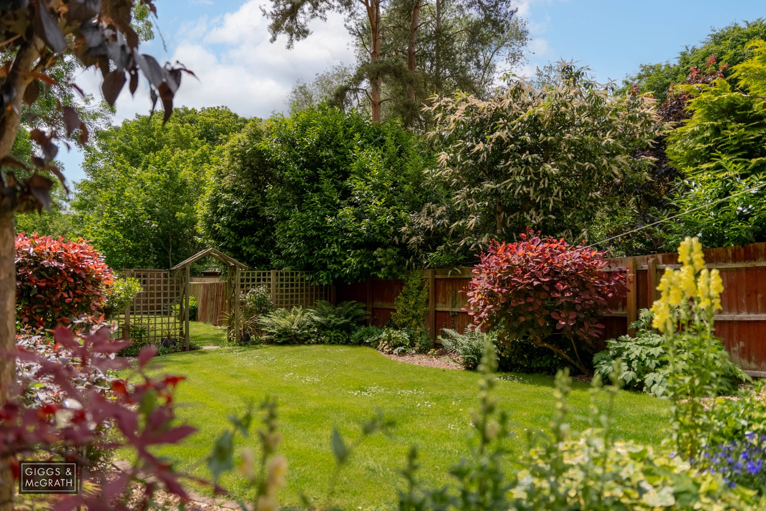 4 bed semi-detached house for sale in Burrows Drive, Huntingdon 3