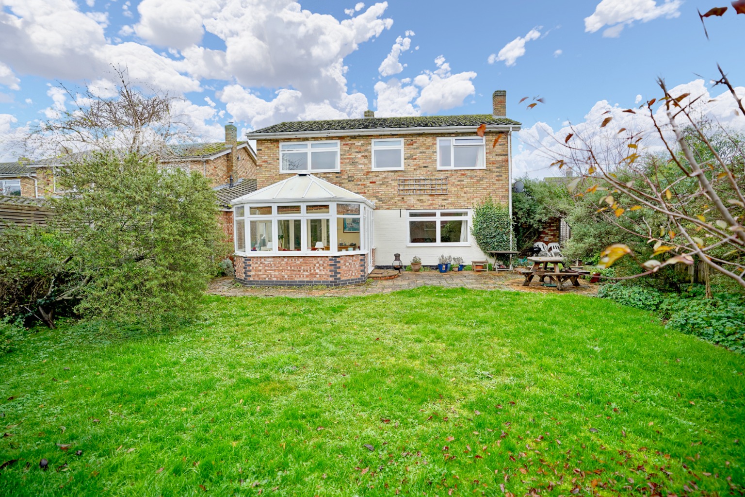 4 bed detached house for sale in Hollidays Road, Huntingdon 3