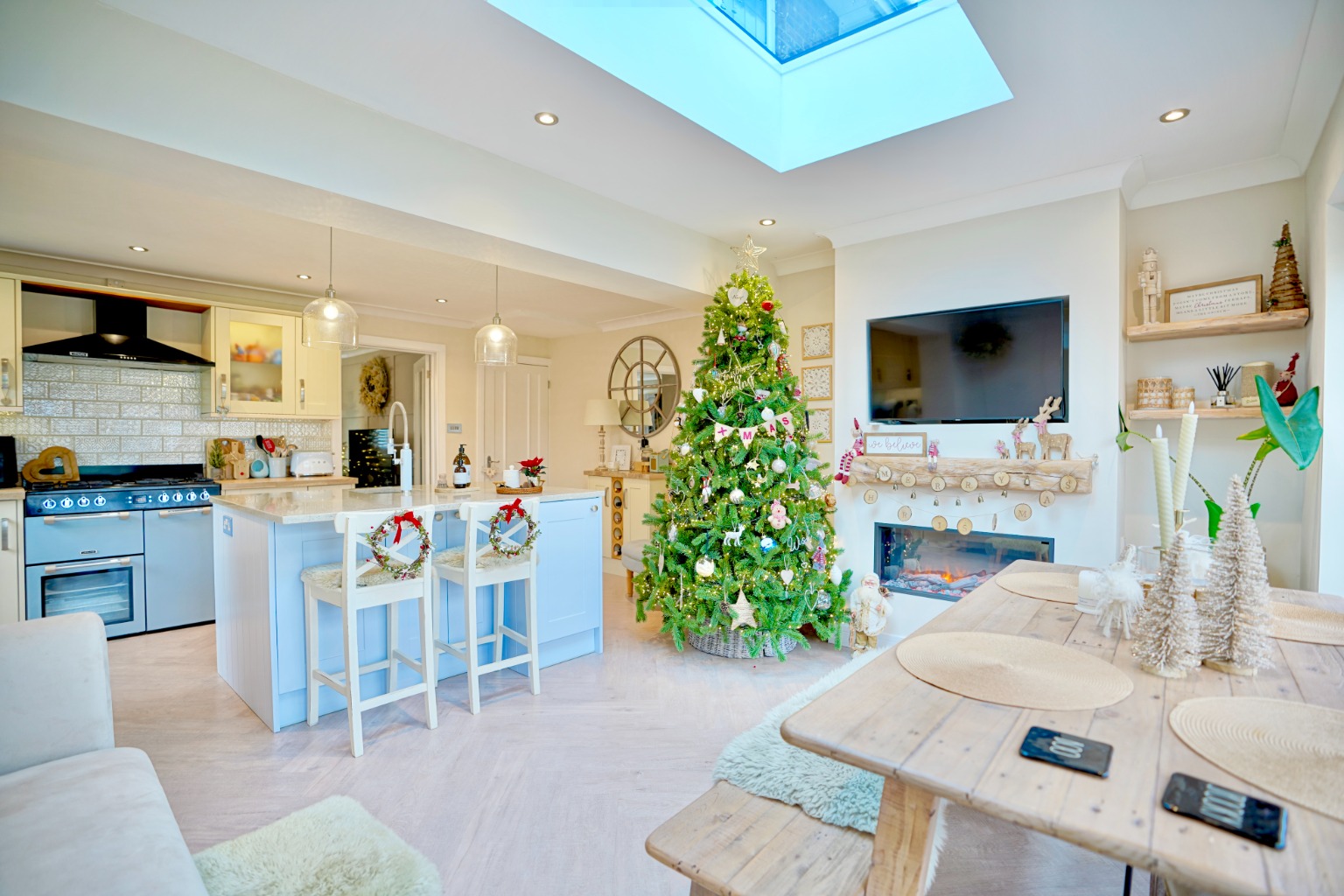 3 bed semi-detached house for sale in Prospero Way, Huntingdon  - Property Image 2