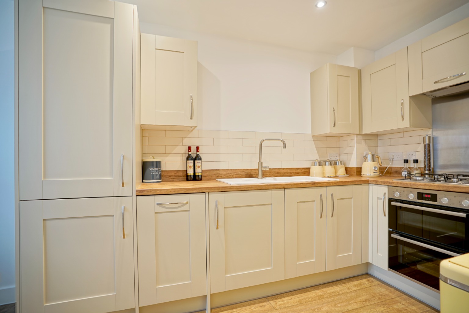3 bed terraced house for sale in Jaric Lane, Cambridgeshire  - Property Image 2