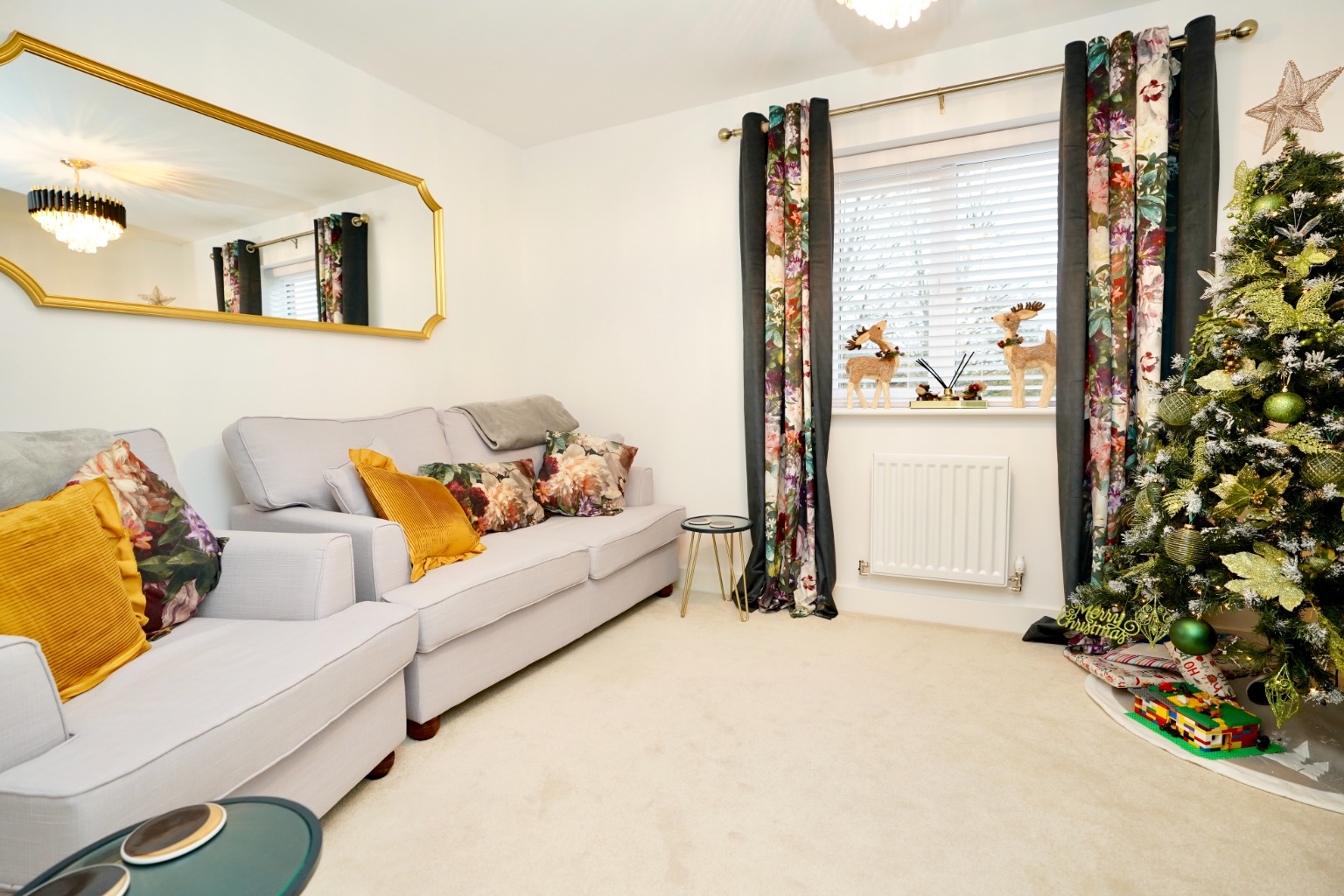 3 bed terraced house for sale in Jaric Lane, Cambridgeshire 2