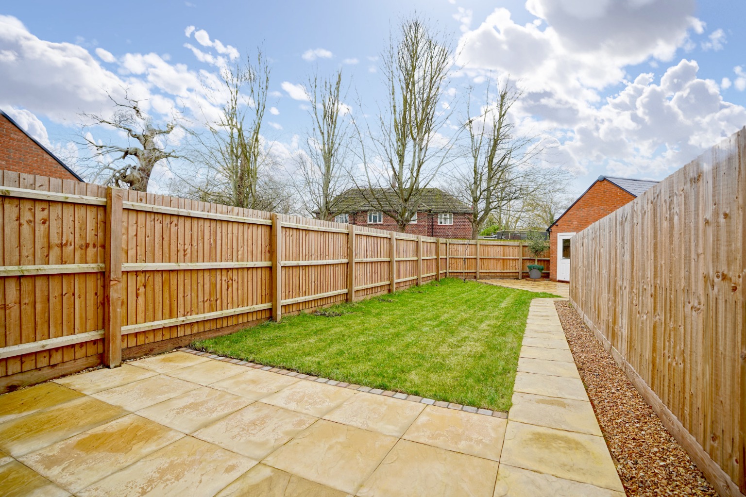 3 bed terraced house for sale in Jaric Lane, Cambridgeshire  - Property Image 4