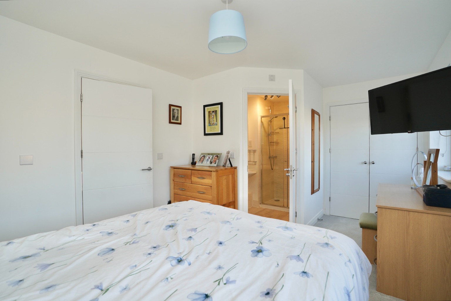 5 bed semi-detached house for sale in Badger Way, Huntingdon  - Property Image 4