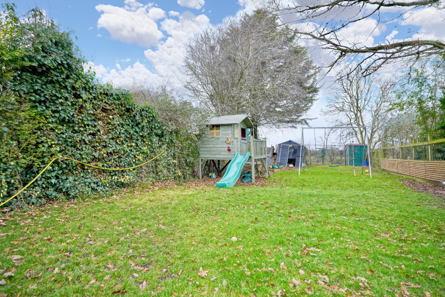 3 bed detached house for sale in Locksgate, Huntingdon  - Property Image 4