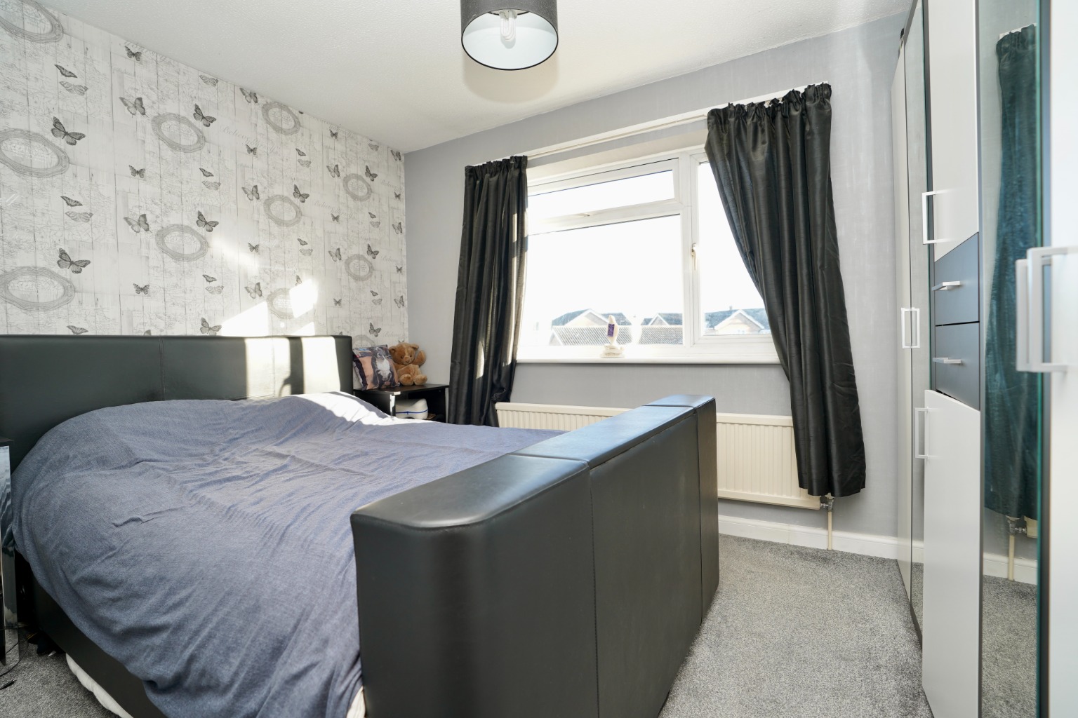 3 bed detached house for sale in Elizabethan Way, Huntingdon  - Property Image 5