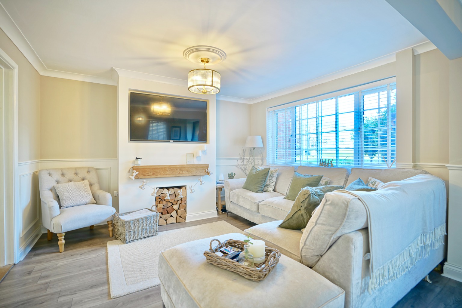 3 bed end of terrace house for sale in Park Road, Huntingdon  - Property Image 2