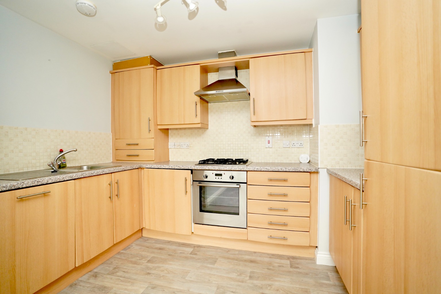 2 bed flat for sale in Leas Close, St. Ives  - Property Image 3