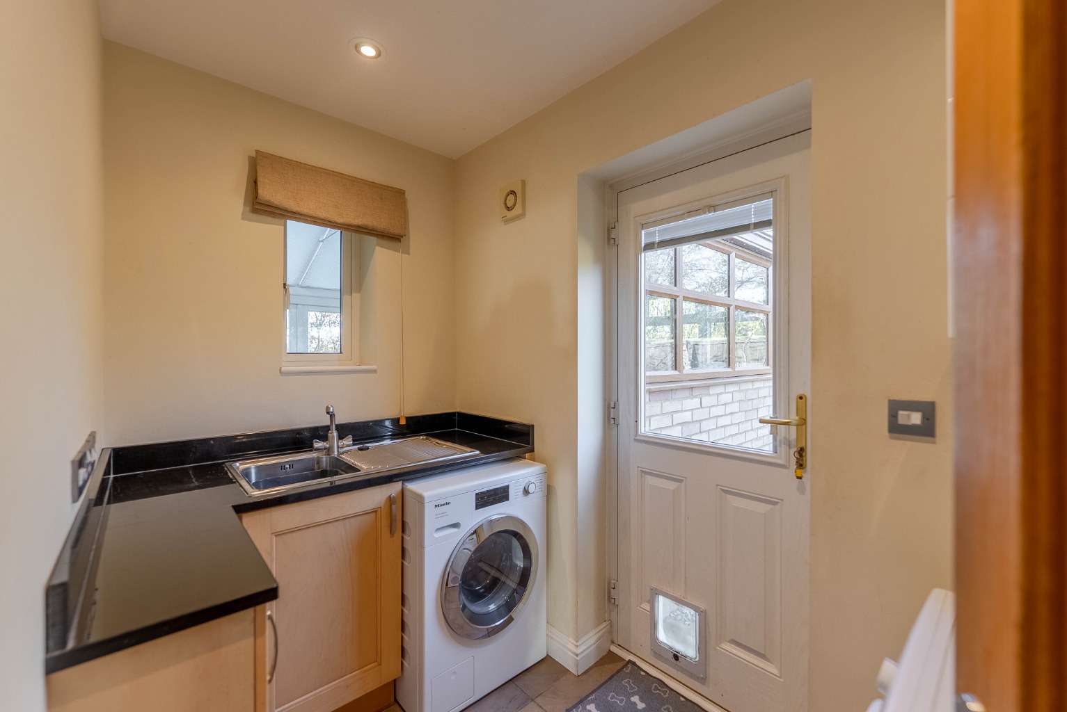 5 bed detached house for sale in Moat Close, Huntingdon  - Property Image 7